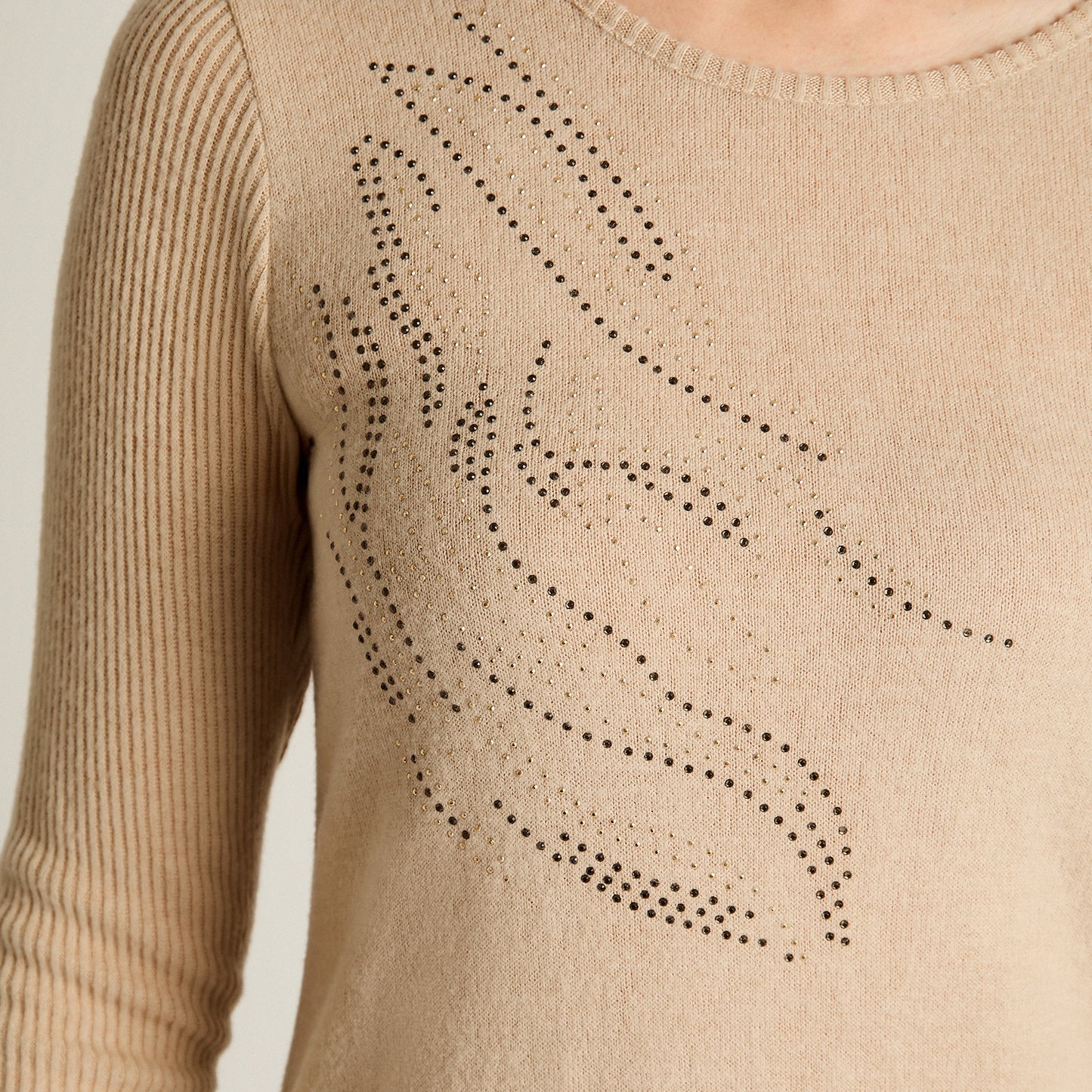 Polera Beige Manga Larga Elasticidad Media Sin Forro Calce Normal Tela Punto