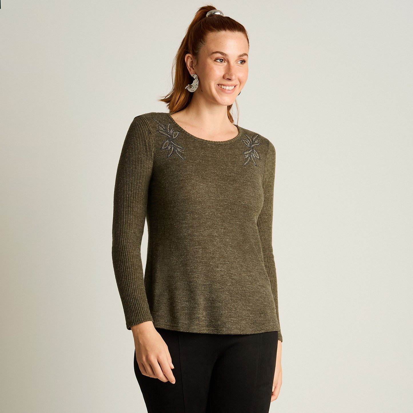 Polera Verde Manga Larga Elasticidad Media Sin Forro Calce Normal Tela Punto