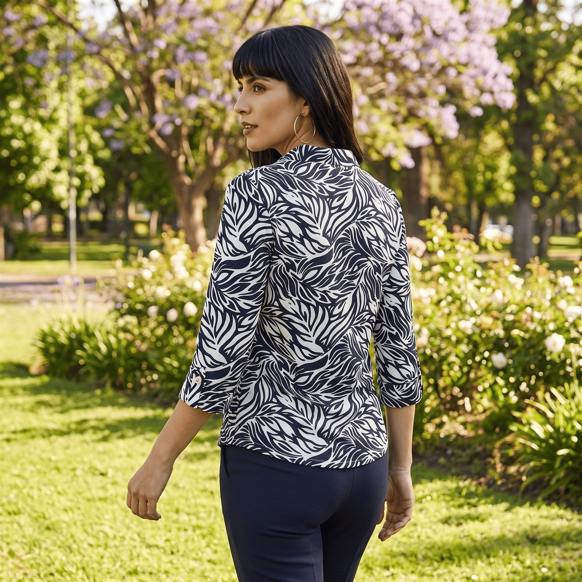 Polera Manga 3/4 Cuello Camisero Estampada Azul lifestyle