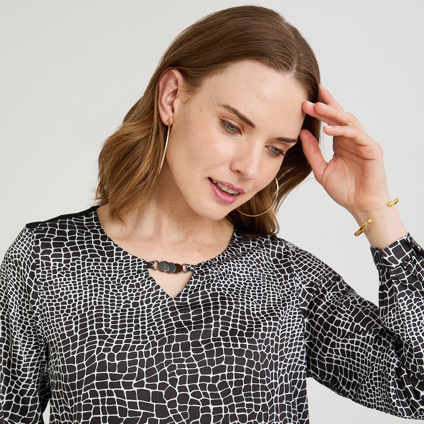 Polera Mix Fabric Print Frontal Negro
