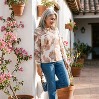 Polera Mix Fabric Print Frontal Beige lifestyle