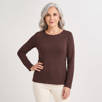 Polera Escote Redondo Lisa Básica Café en modelo adulta