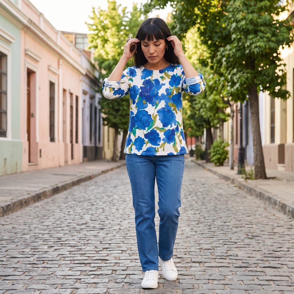 Polera Lanilla Estampada con Aplicación de Lentejuelas Azul lifestyle