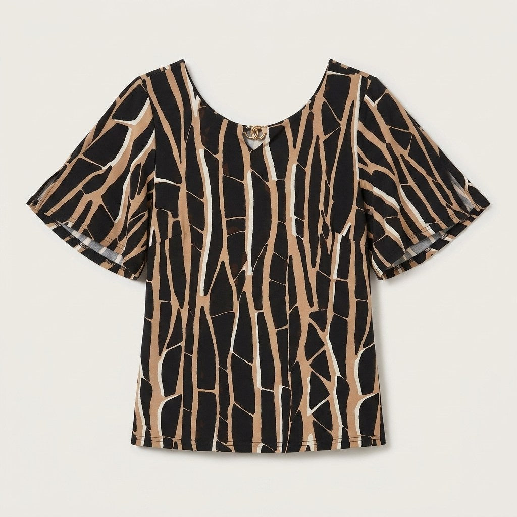 Polera Manga Corta Estampada Negro en plano