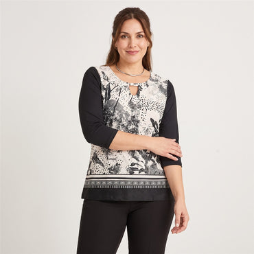 Polera Polyspandex Manga 3/4 Negro en modelo plus size