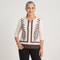 Polera Polyspandex Manga 3/4 Beige en modelo adulta
