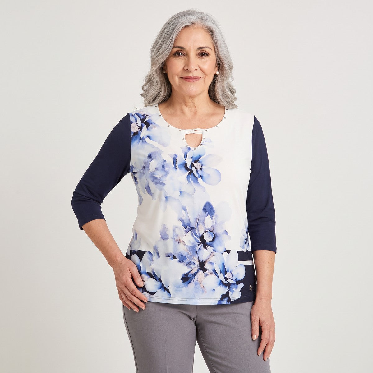 Polera Polyspandex Manga 3/4 Azul en modelo adulta