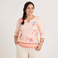 Polera Polyspandex Manga 3/4 Coral en modelo plus size
