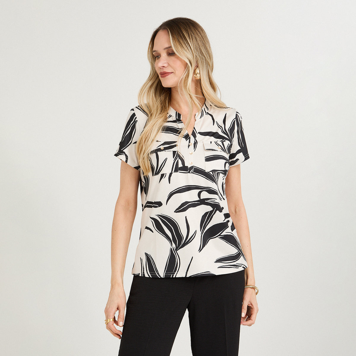 Polera Polyspandex Manga Corta Cuello Mao Estampada Beige