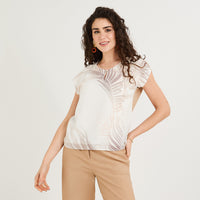 Polera Mix Fabric Estampado Localizado Frontal Beige