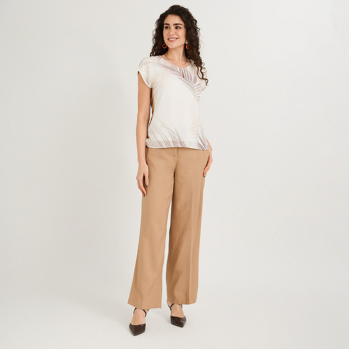 Polera Mix Fabric Estampado Localizado Frontal Beige