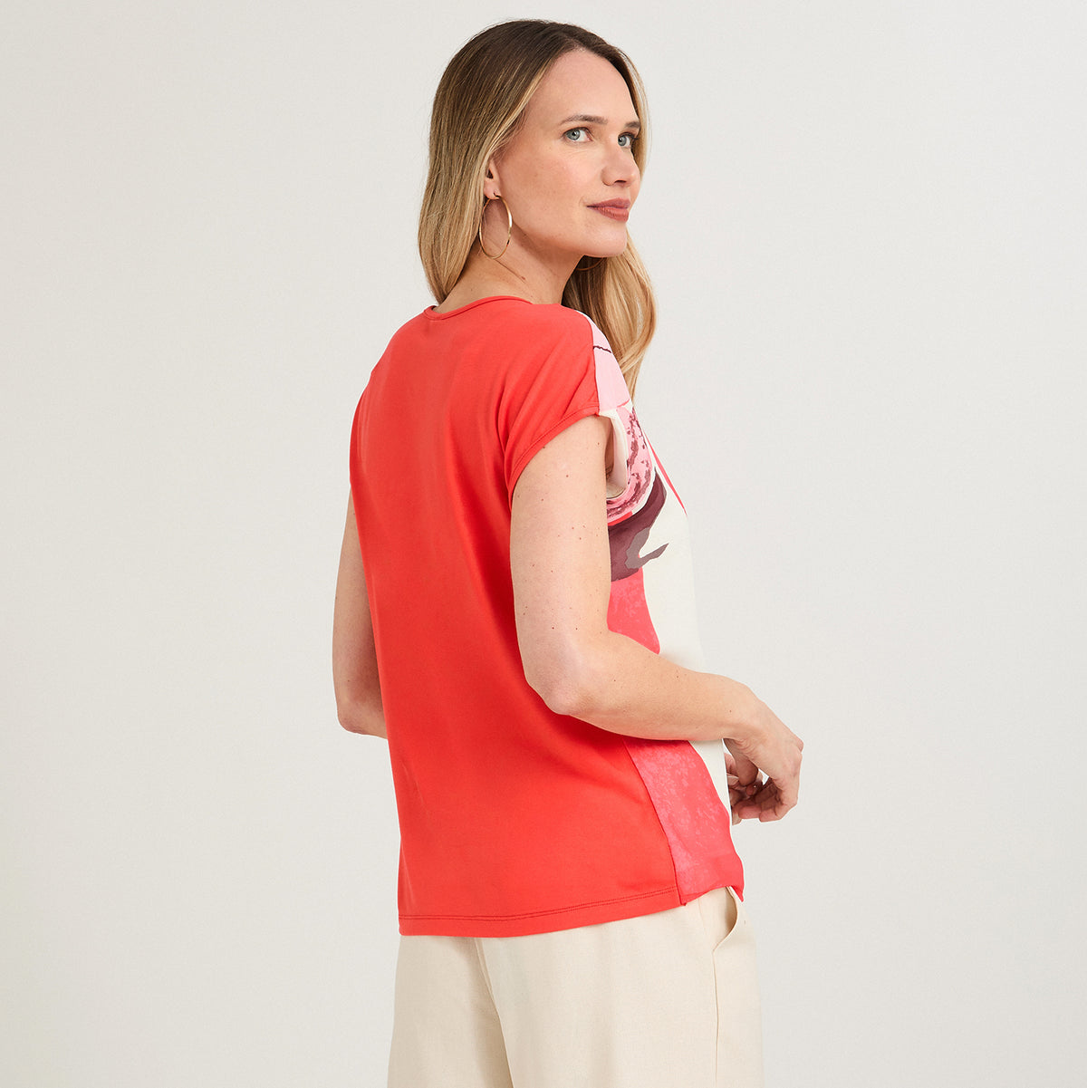 Polera Mix Fabric Estampado Localizado Frontal Coral