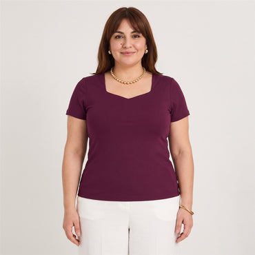 Polera Manga Corta Básica Morado en modelo plus size
