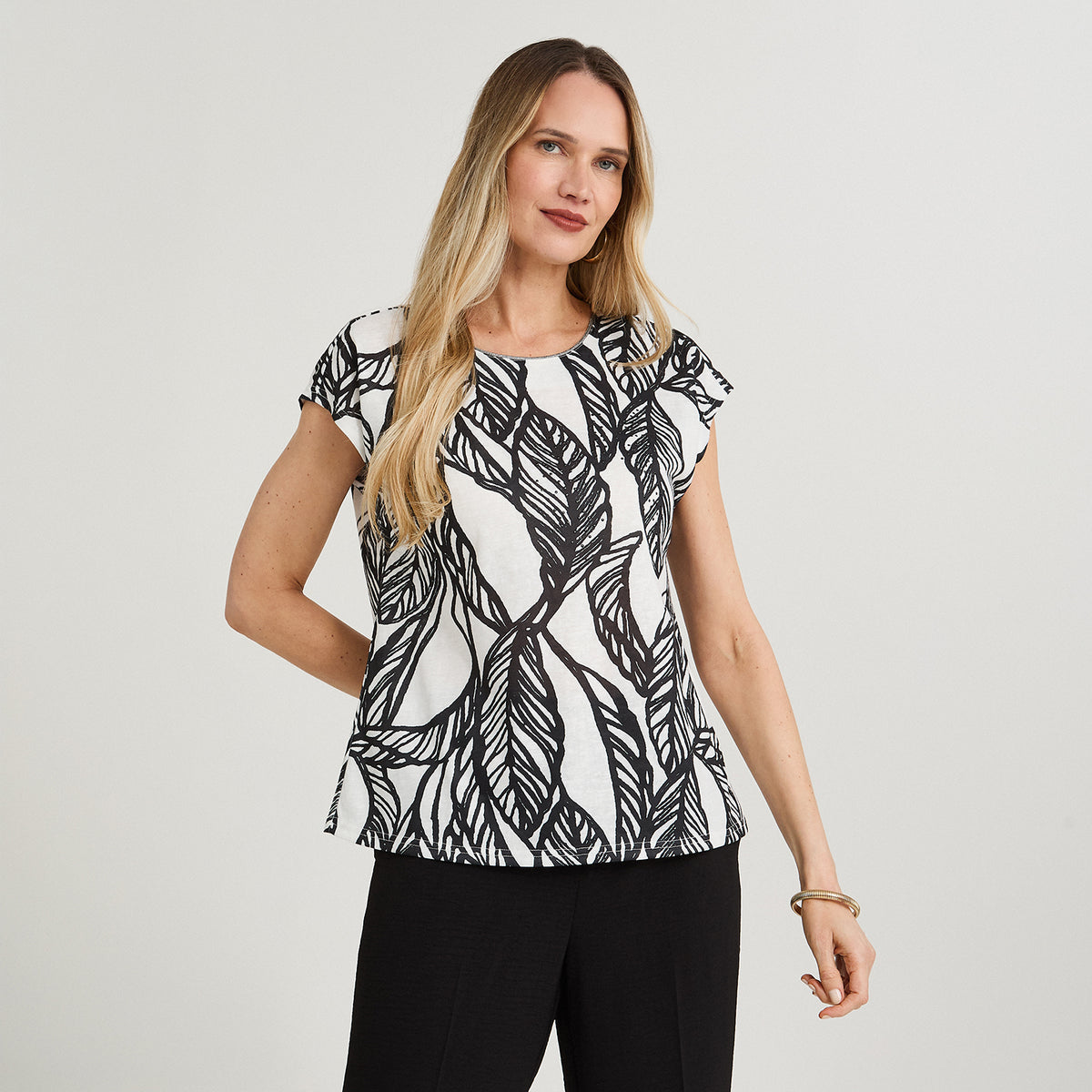 Polera Slab Estampada con Aplicación Crudo