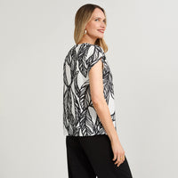 Polera Slab Estampada con Aplicación Crudo
