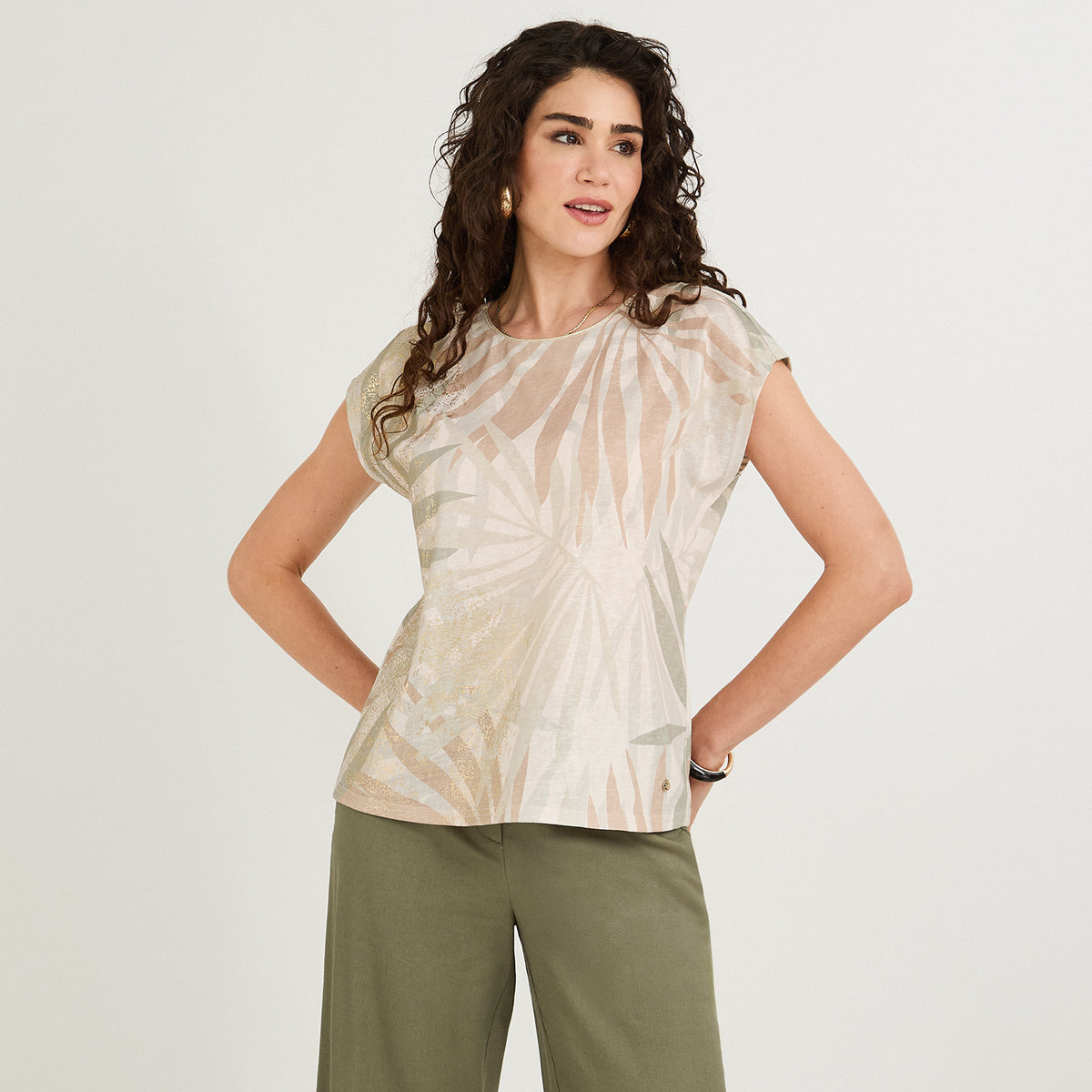 Polera Slab Estampada con Aplicación Beige