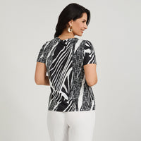 Polera Polyspandex con Aplicación en Escote Negro