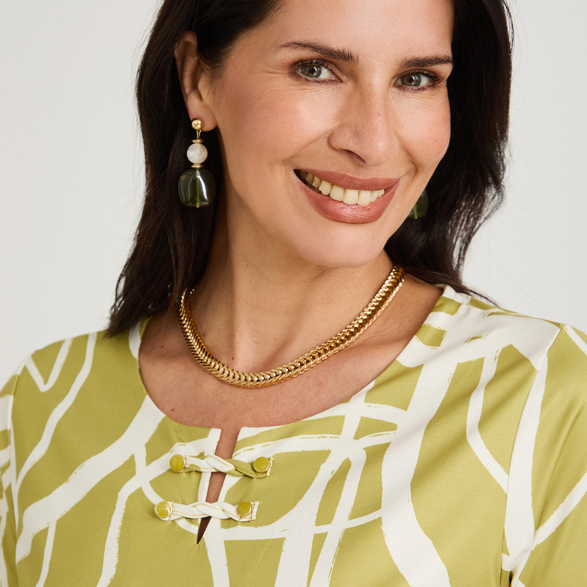 Polera Polyspandex con Aplicación en Escote Verde
