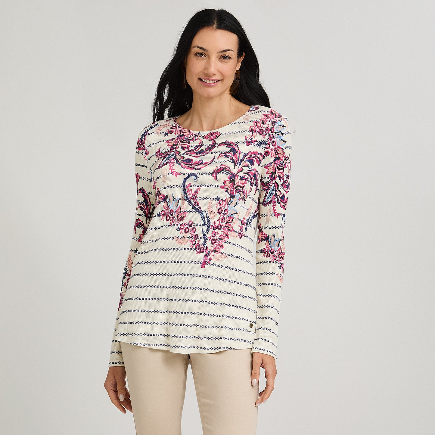 Polera Manga Larga Estampado Localizado Beige