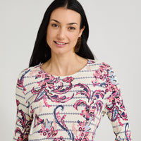 Polera Manga Larga Estampado Localizado Beige