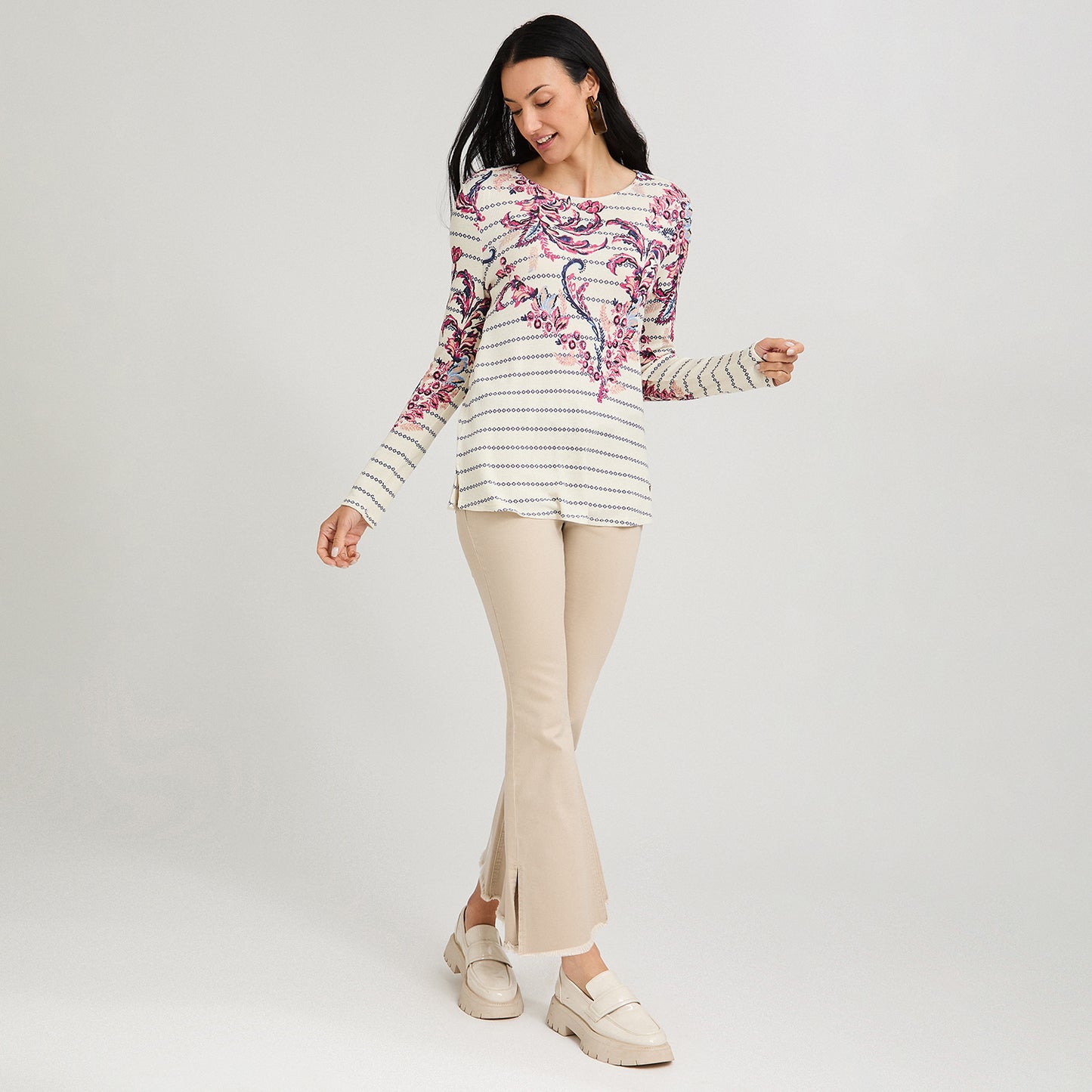 Polera Manga Larga Estampado Localizado Beige