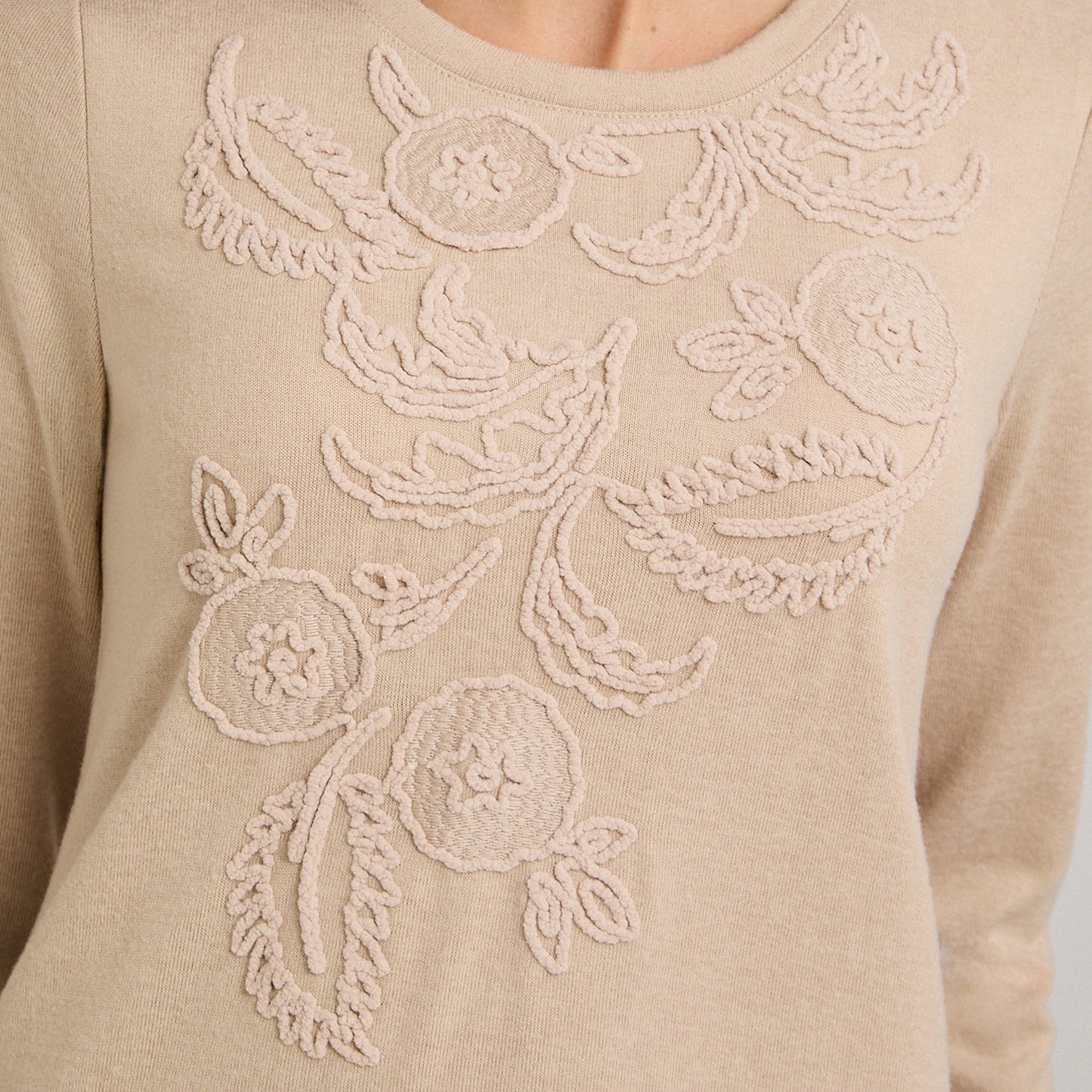 Polera Lanilla con Aplicación Bordada Beige