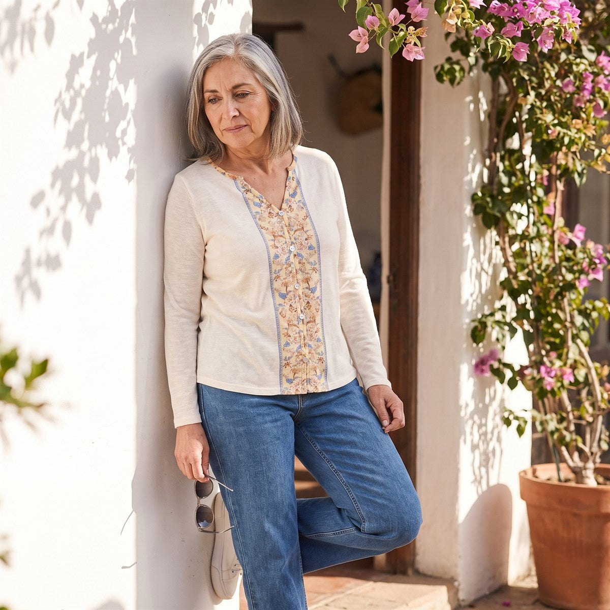Polera Manga Larga con Estampado Localizado Crudo lifestyle