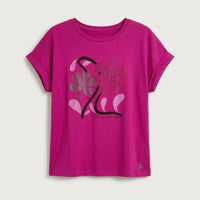 Polera Manga Corta Estampada Fucsia en plano