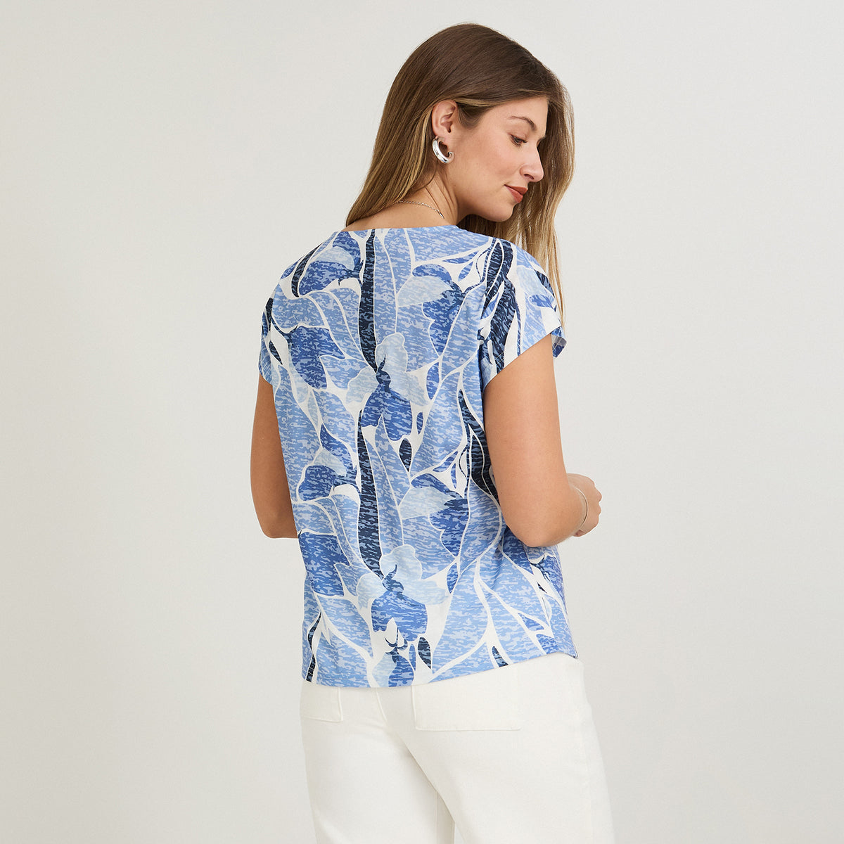 Polera Manga Corta Estampada Celeste