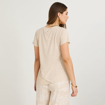 Polera Manga Corta con Aplicación en Faldón Beige