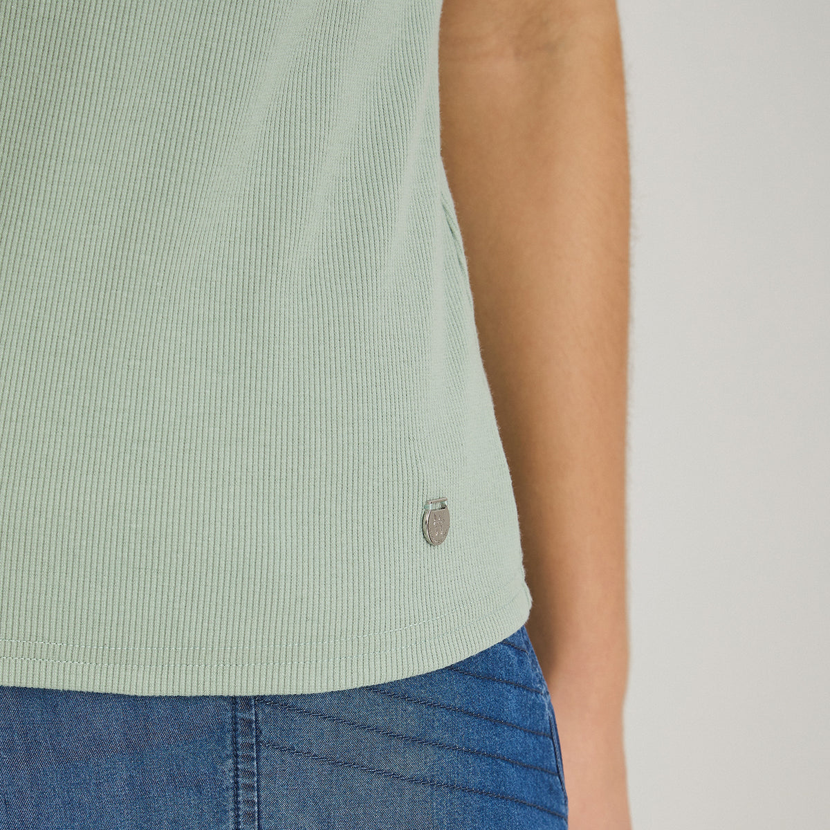 Polera Básica sin Mangas Verde