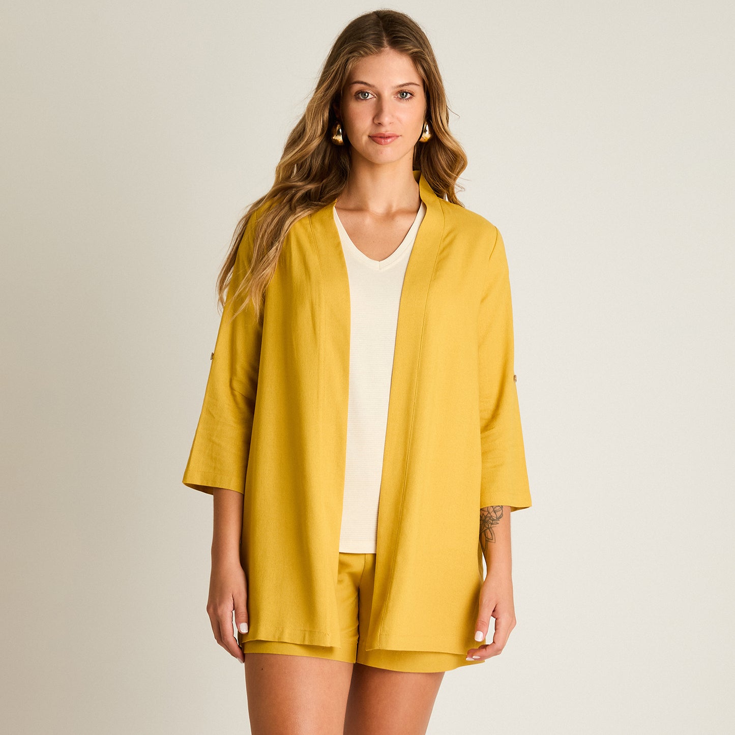 Tapado Mostaza Manga 3/4 No Elasticado Sin Forro Calce Holgado