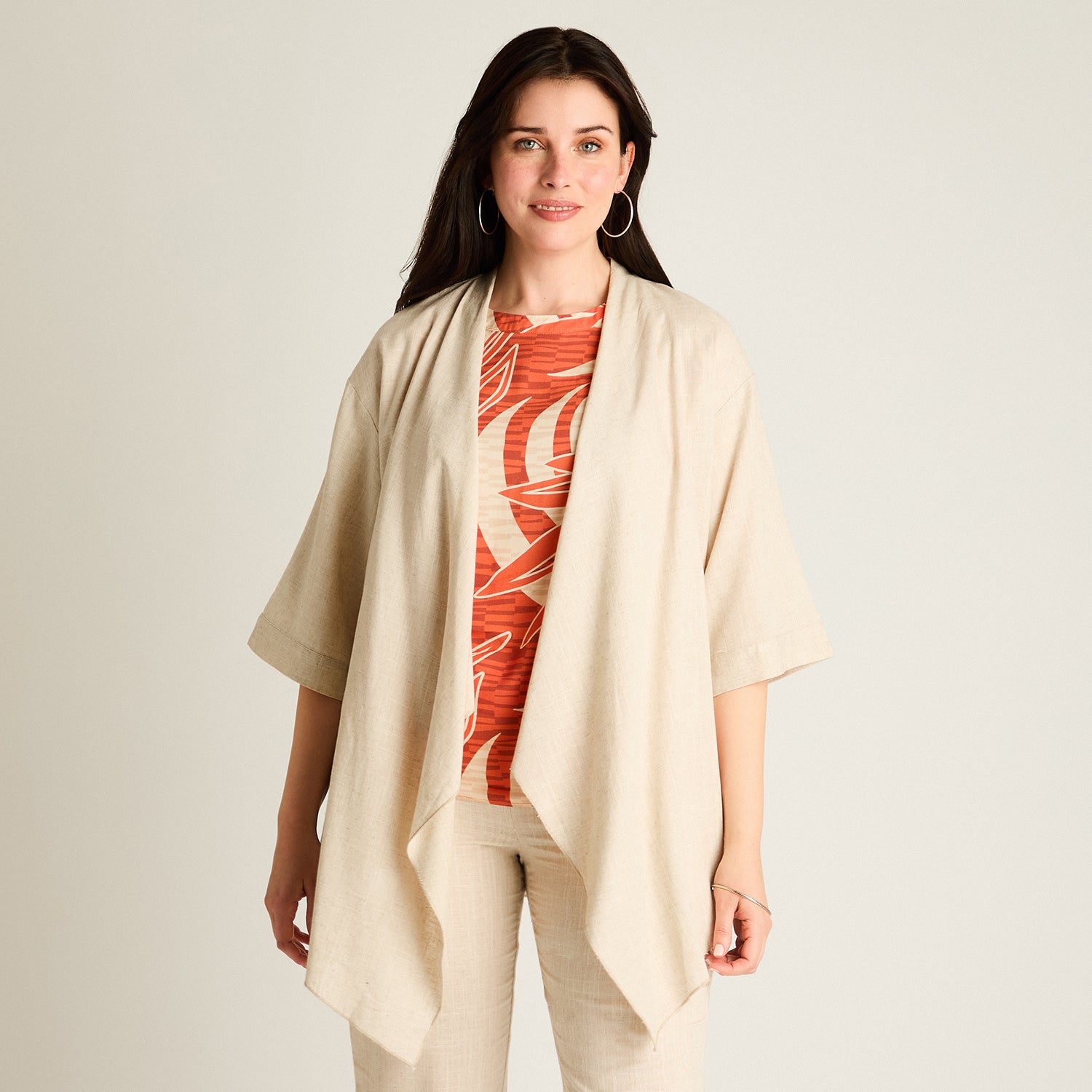 Tapado Beige Manga 3/4 No Elasticado Sin Forro Calce Holgado