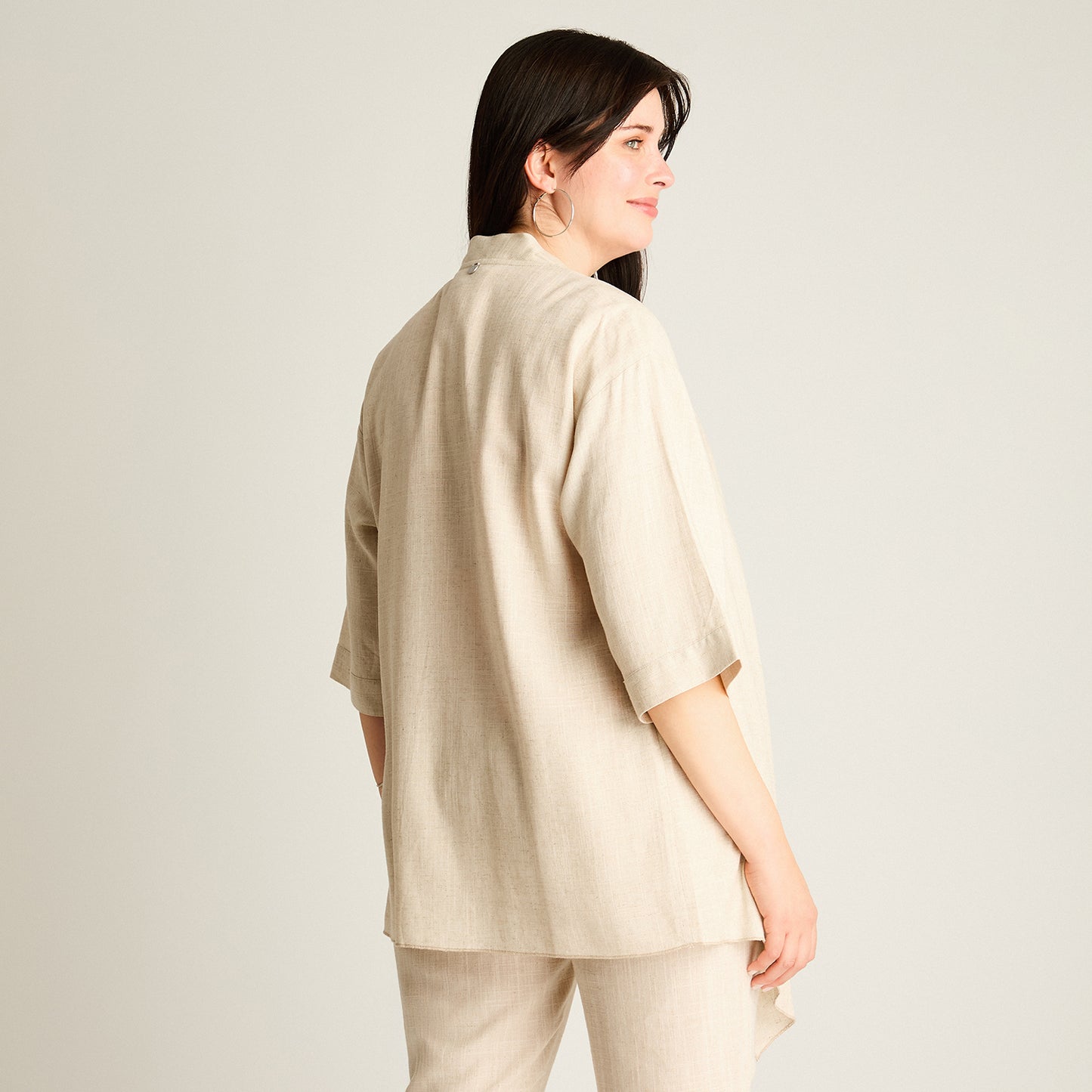 Tapado Beige Manga 3/4 No Elasticado Sin Forro Calce Holgado