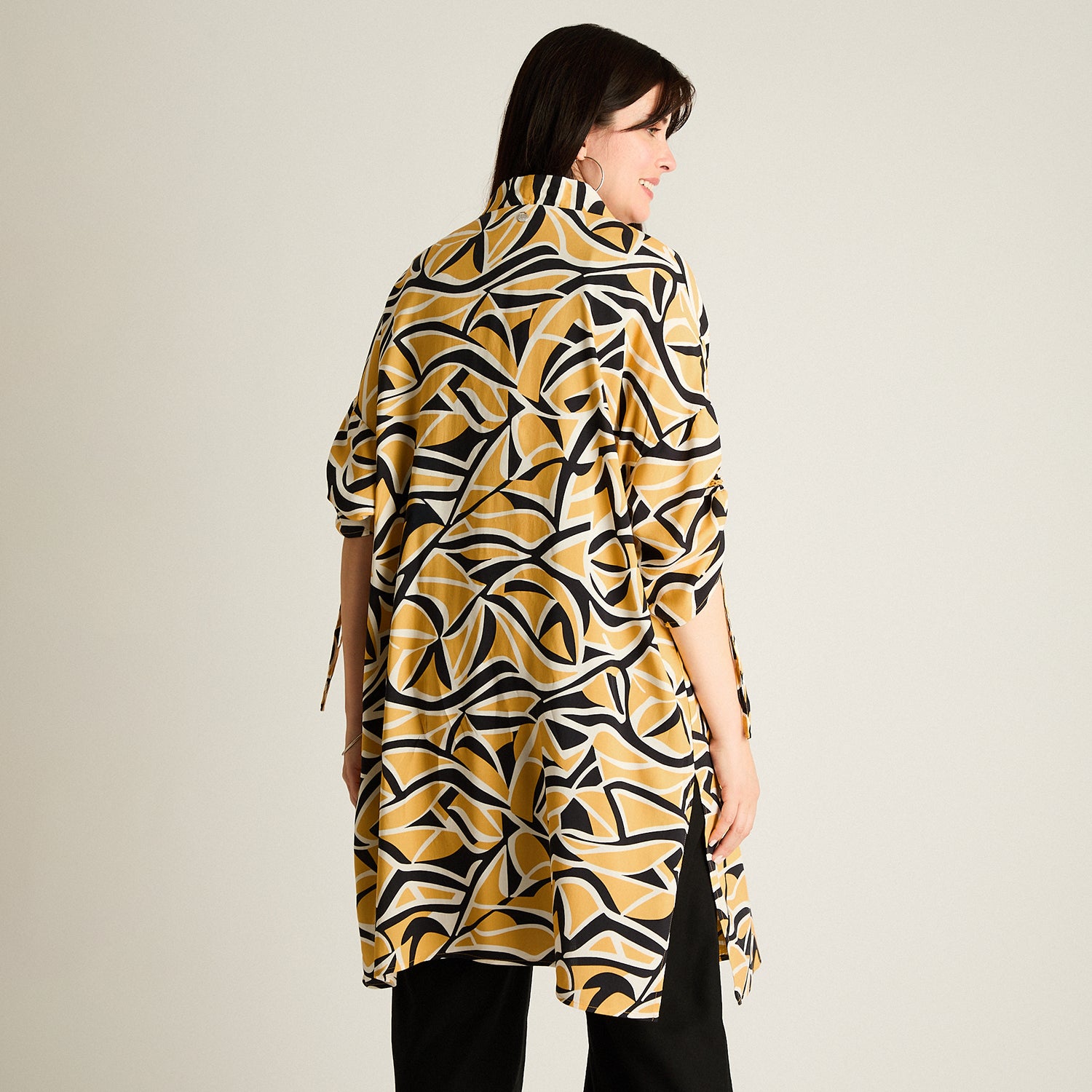 Tapado Mostaza Manga 3/4 No Elasticado Sin Forro Calce Holgado