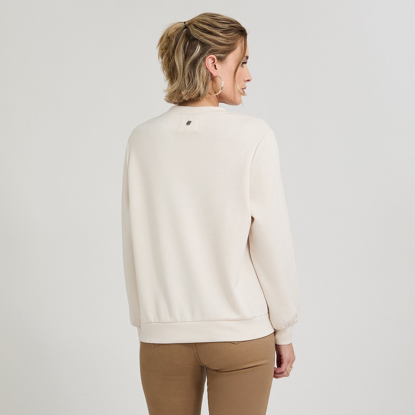 Polerón Algodón Escote Redondo Bordado Beige