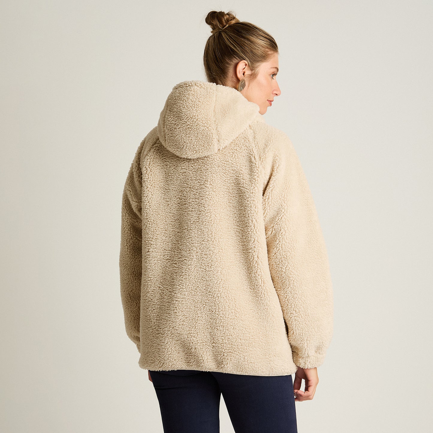Poleron Sherpa Beige Manga Larga Elasticidad Media Sin Forro Calce Normal Tela Plano