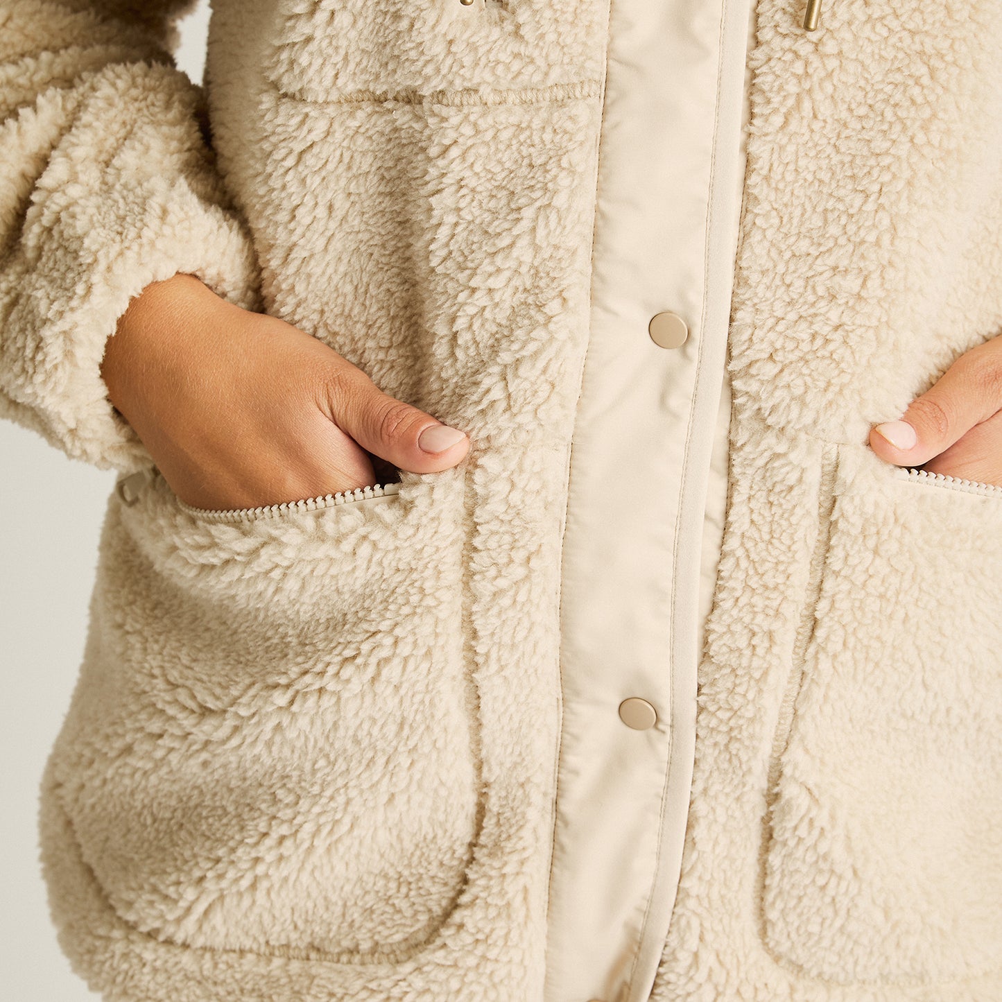 Poleron Sherpa Beige Manga Larga Elasticidad Media Sin Forro Calce Normal Tela Plano
