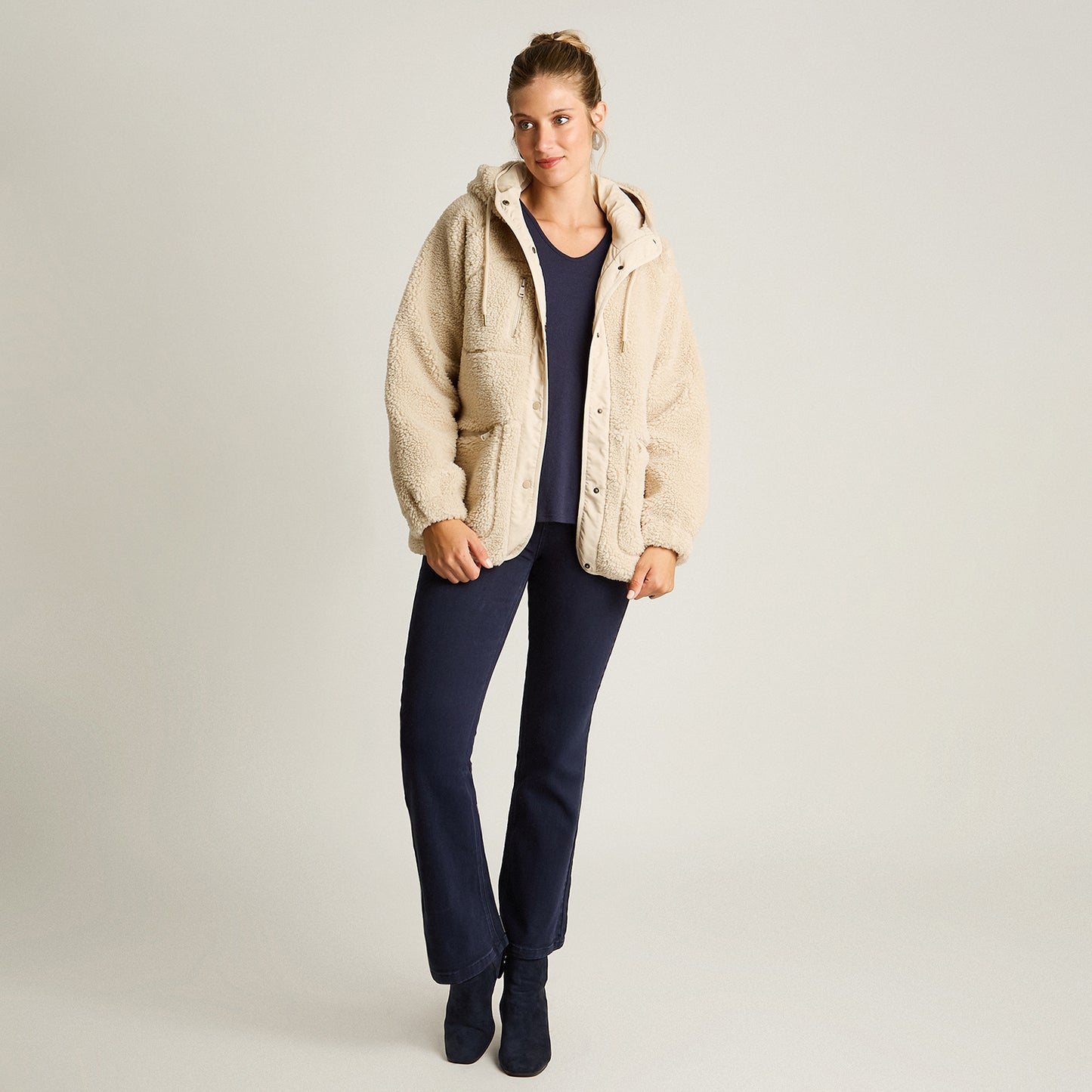 Poleron Sherpa Beige Manga Larga Elasticidad Media Sin Forro Calce Normal Tela Plano