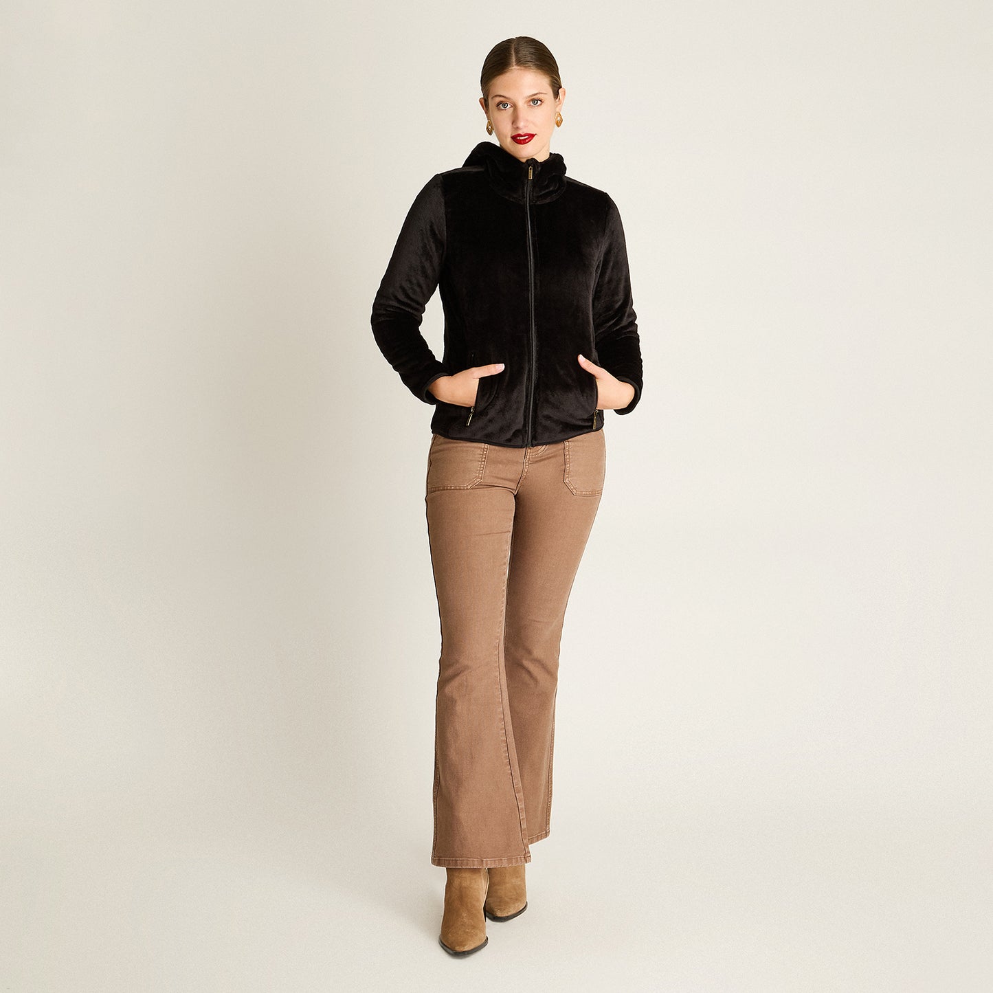 Poleron Coral Fleece Negro Manga Larga Elasticidad Media Sin Forro Calce Normal Tela Punto