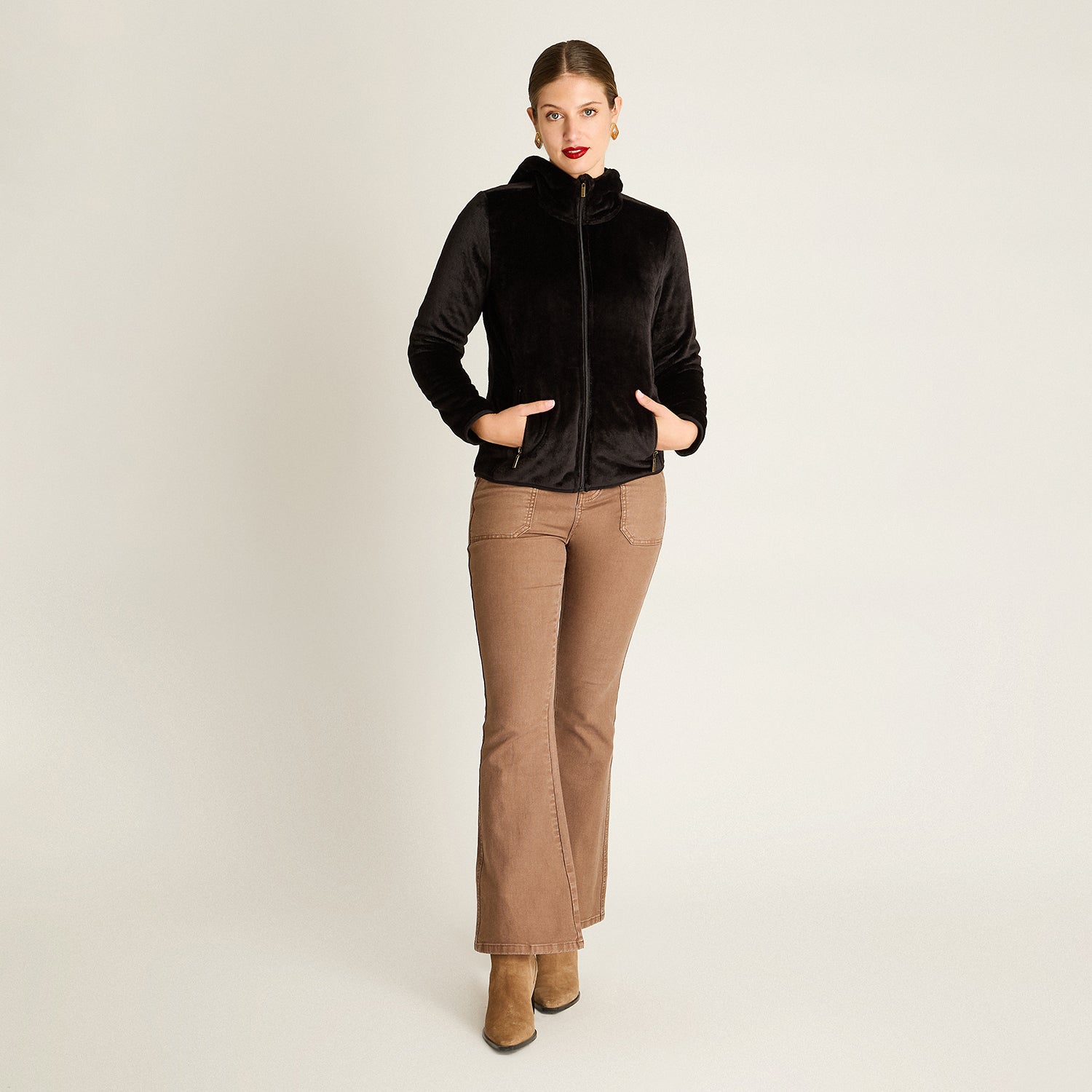 Poleron Coral Fleece Negro Manga Larga Elasticidad Media Sin Forro Calce Normal Tela Punto