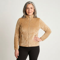 Polerón Camel Coral Fleece con Cuello Alto en modelo adulta