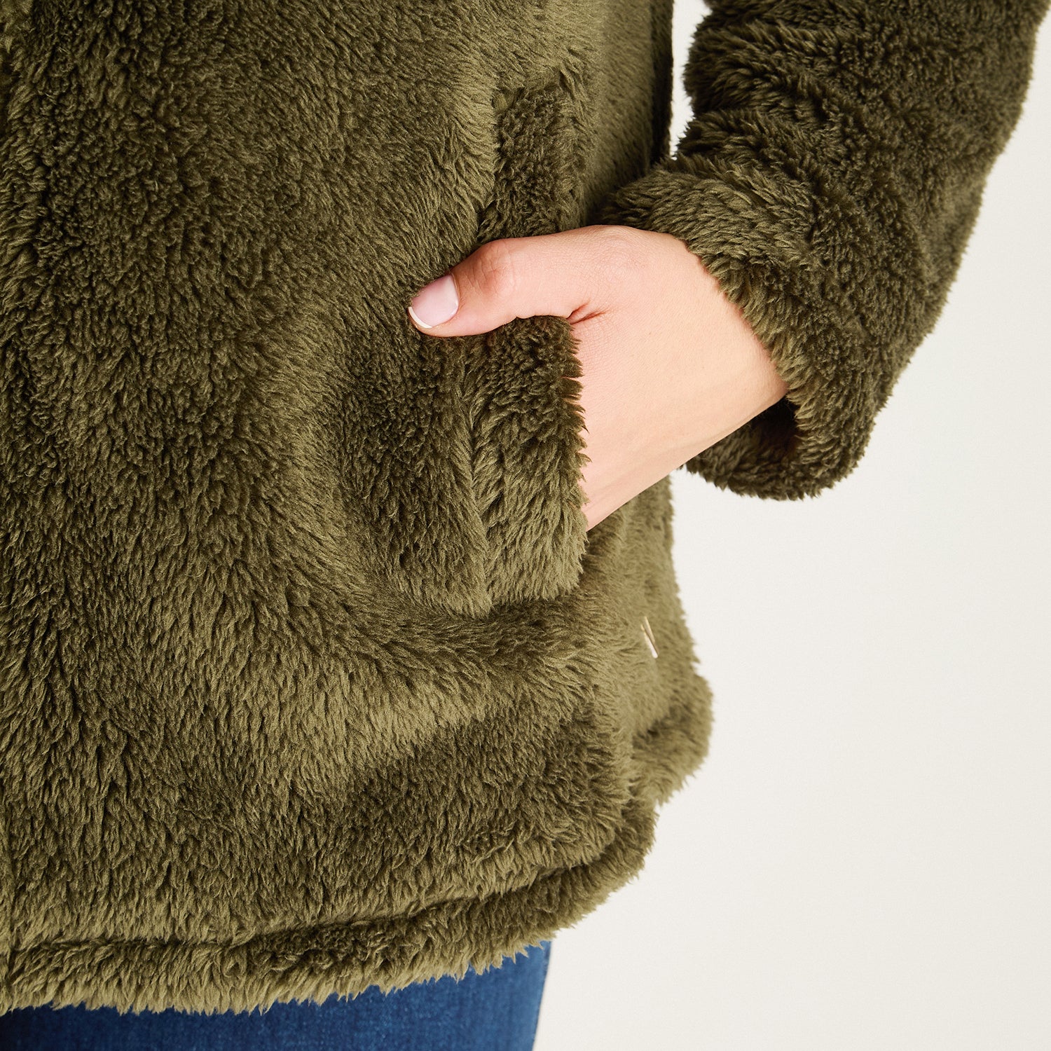 Poleron Coral Fleece Verde Manga Larga Elasticidad Baja Sin Forro Calce Normal Tela Punto