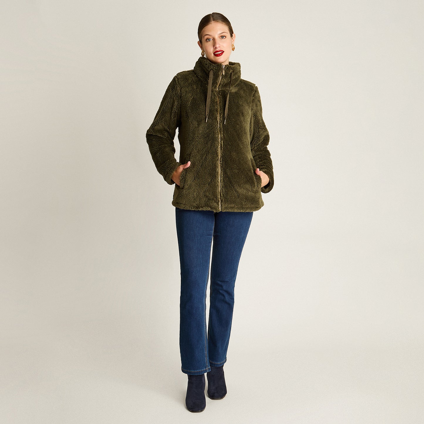 Poleron Coral Fleece Verde Manga Larga Elasticidad Baja Sin Forro Calce Normal Tela Punto