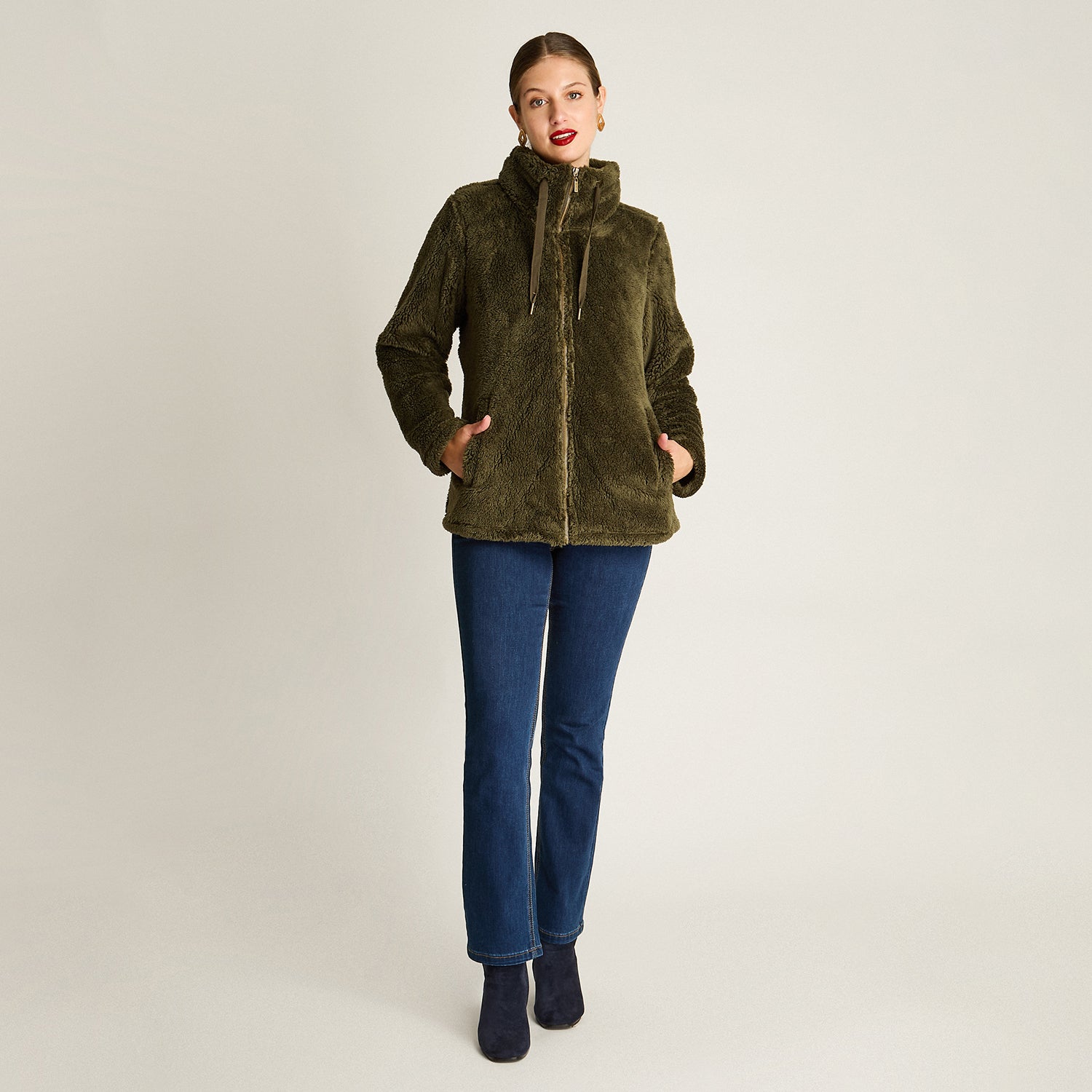 Poleron Coral Fleece Verde Manga Larga Elasticidad Baja Sin Forro Calce Normal Tela Punto