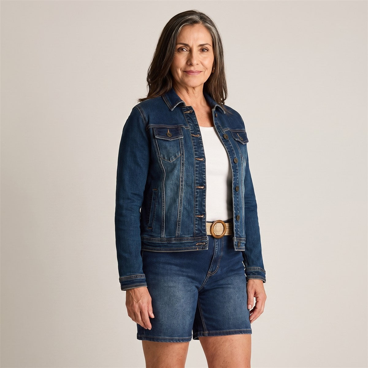 Casaca Mezclilla Azul Manga Larga en modelo adulta