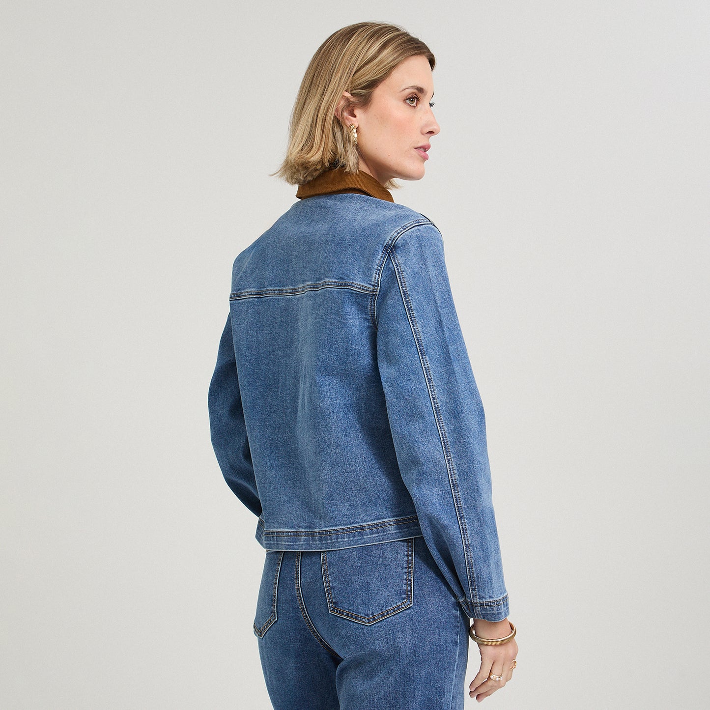 Casaca Mezclilla  con Suede en Cuello Azul