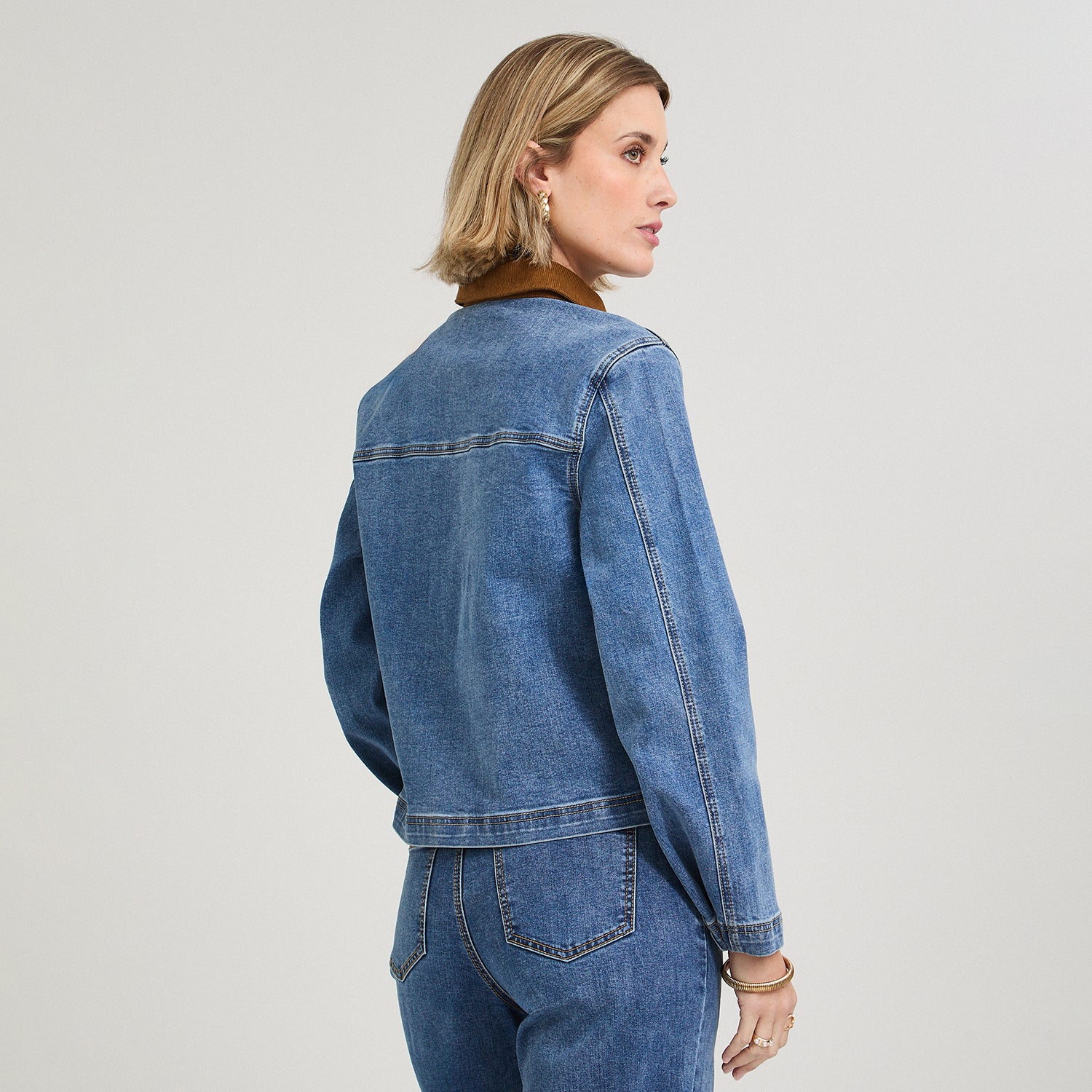 Casaca Mezclilla  con Suede en Cuello Azul