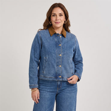 Casaca Mezclilla  con Suede en Cuello Azul en modelo plus size