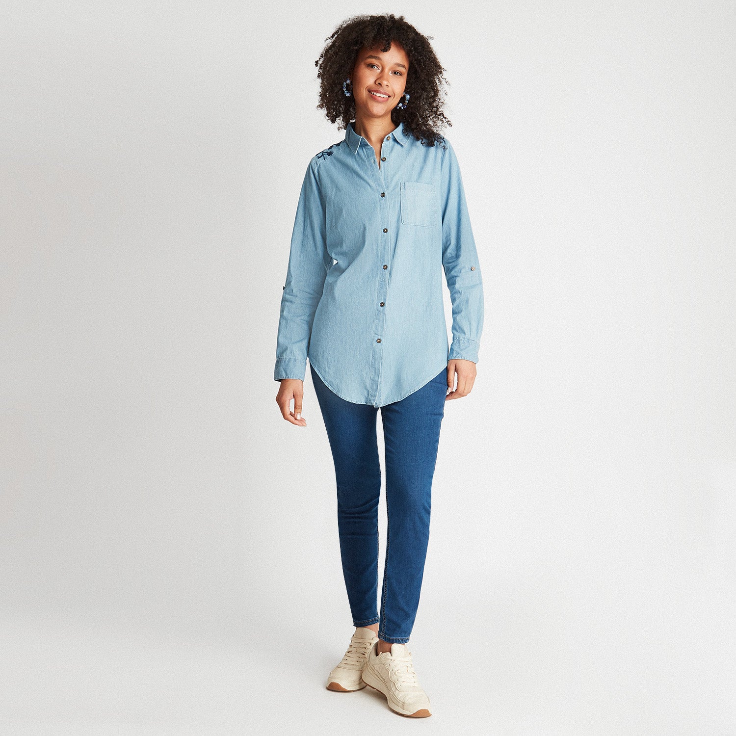 Blusa Mezclilla Bordado Espalda
